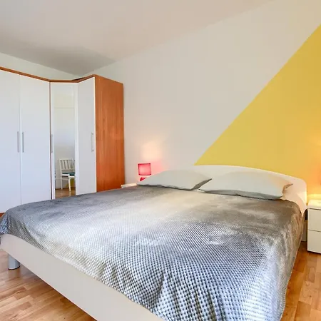 Vedrana Apartment *