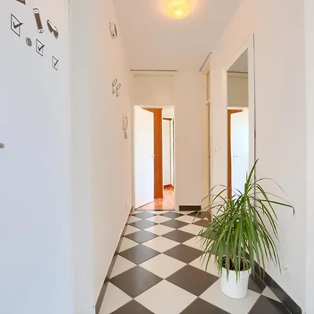 Vedrana Apartment *